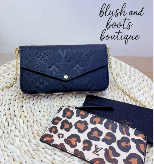 Gold chain set crossbody