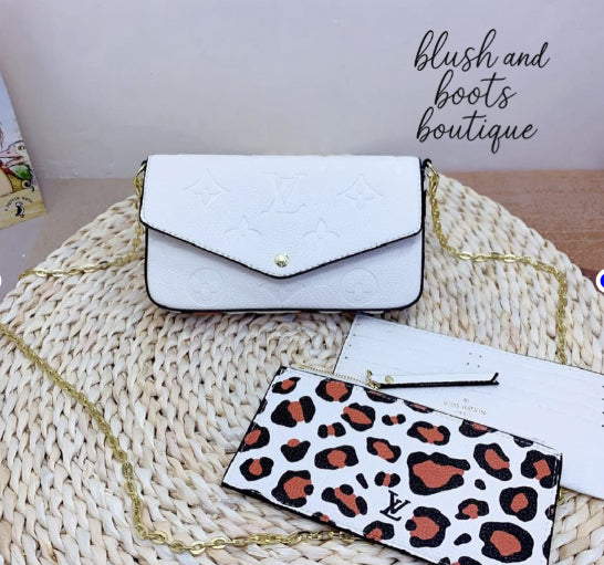 Gold chain set crossbody