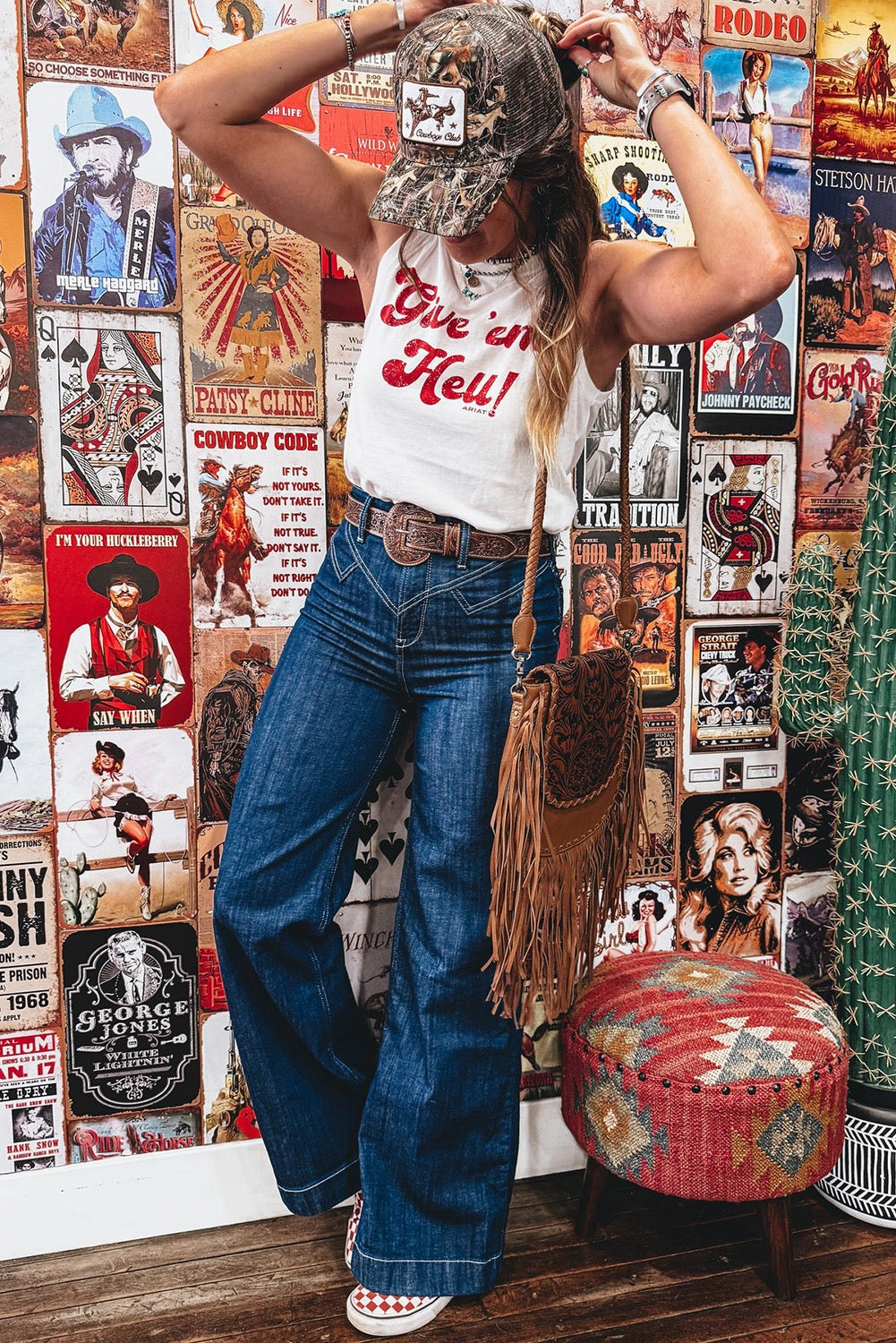Stitched waist loose cut jeans