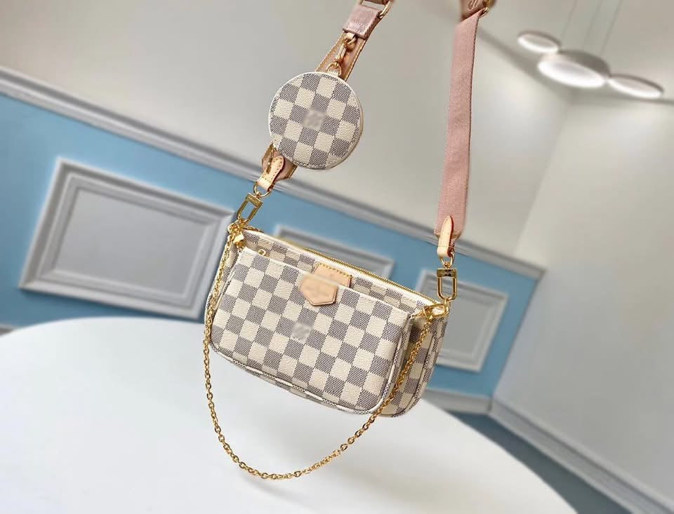 Crossbody coin pouch